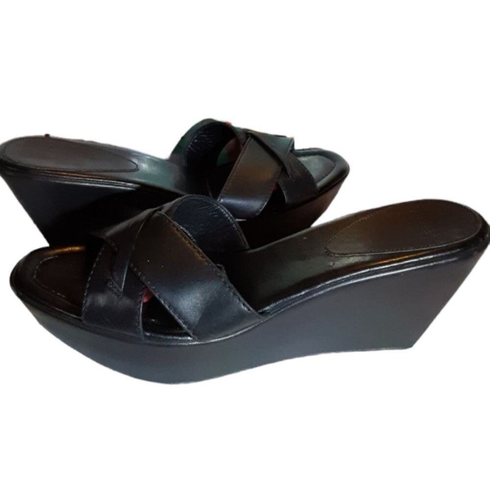 Audrey Brooke Black Leather Wedge  Sandals sandals sz 7M